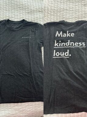 MAGNOLIA 'Make Kindness Loud' Graphic Tee Unisex XS